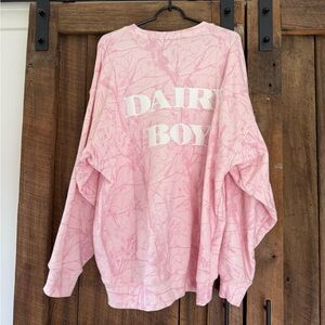 Dairy Boy Bubblegum Camo
Crewneck - White Puff
L